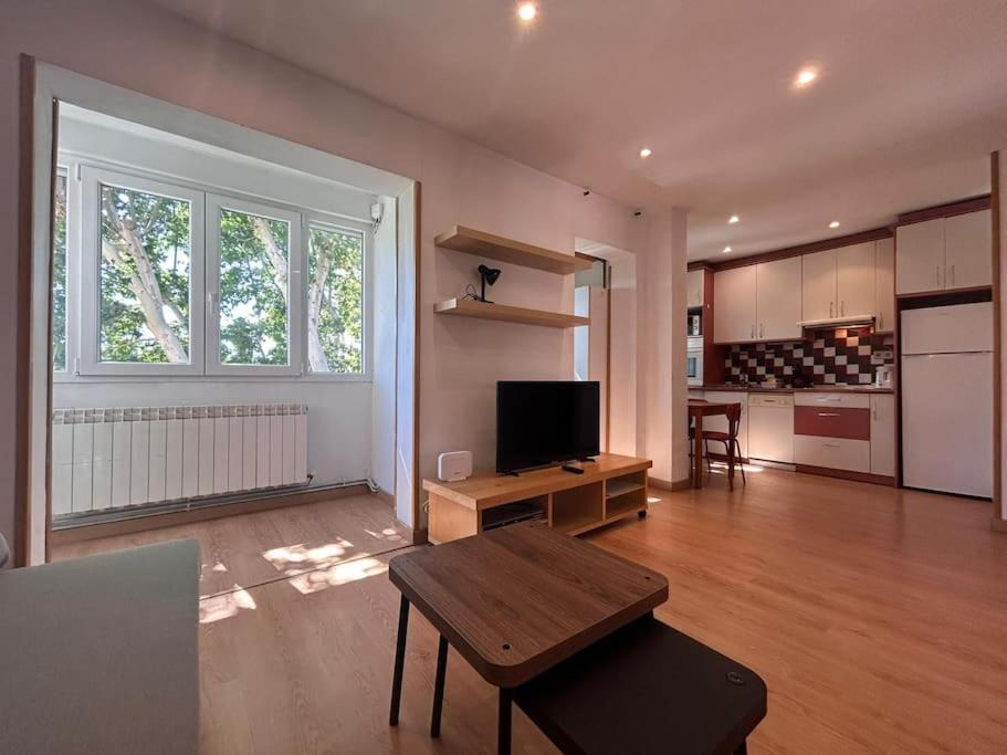 Luminous In Imperial Neighborhood Melanc Apartment